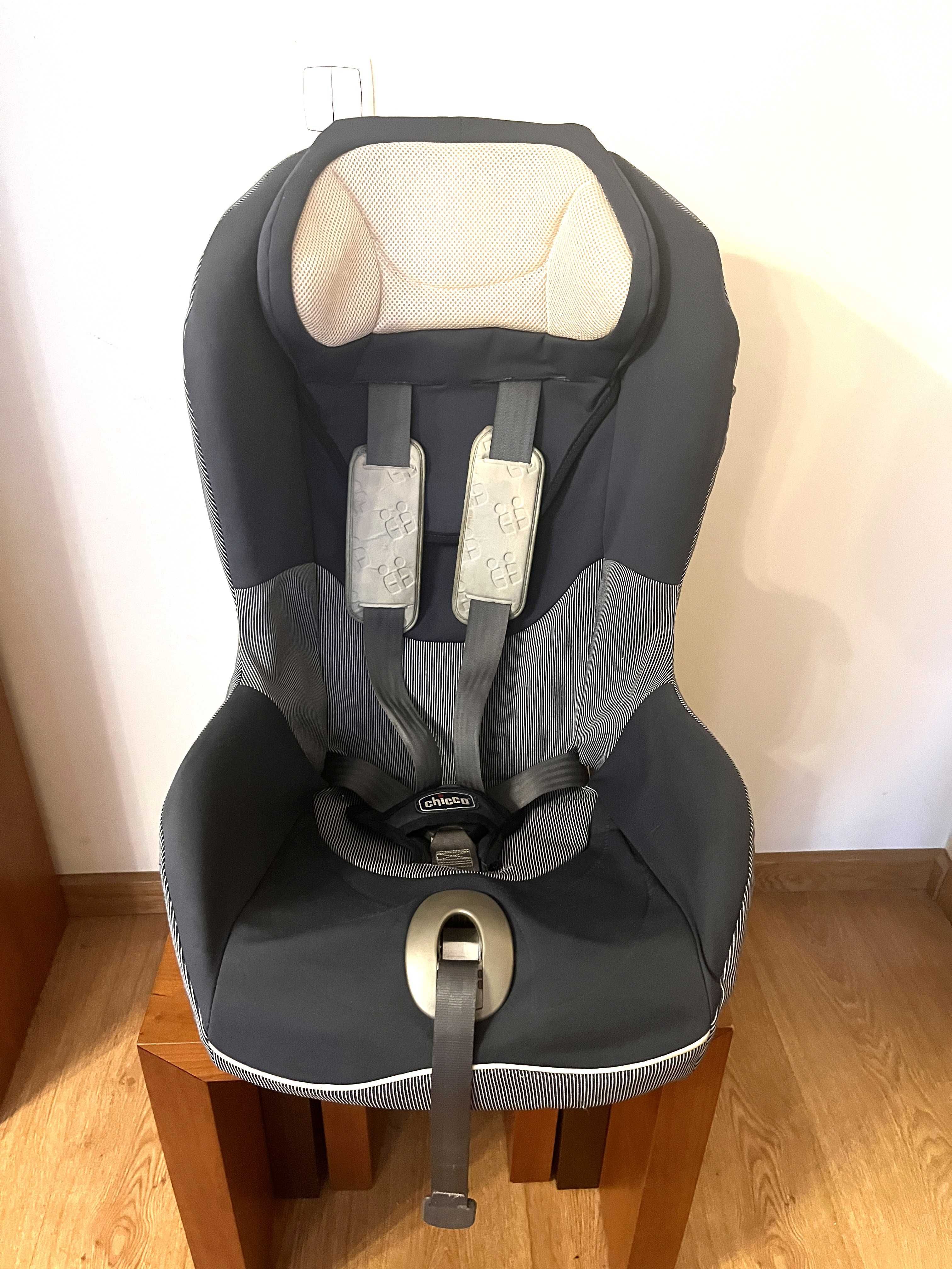 Cadeira Auto Chicco (9-18Kgs) com Isofix