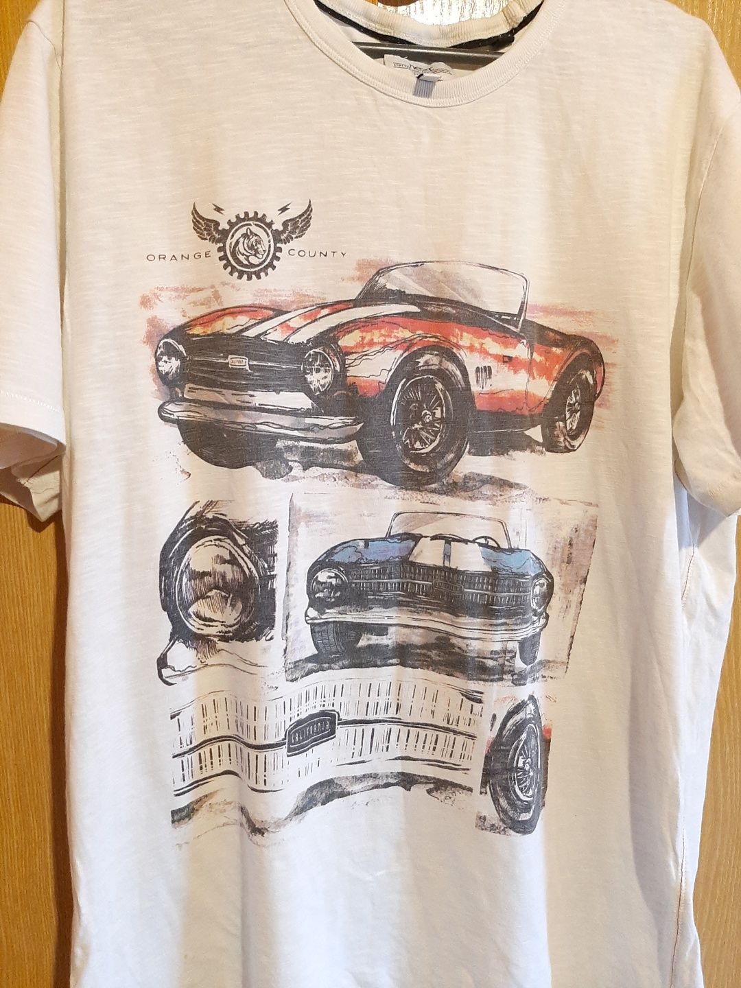 Стильная белая футболка Next с изображением классики авто,размер L.
