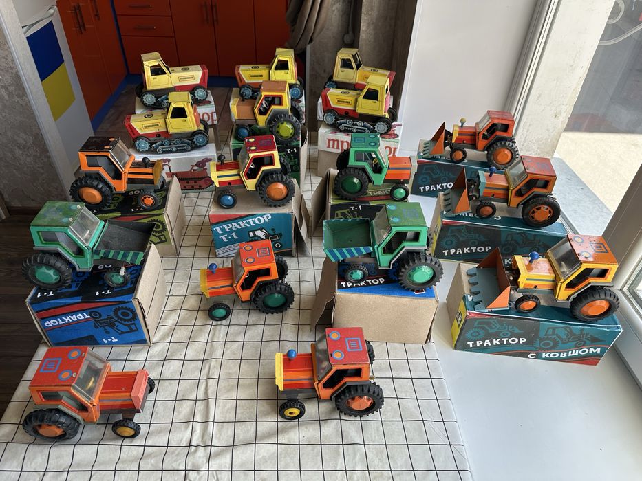 Ігрушка ссср Трактор