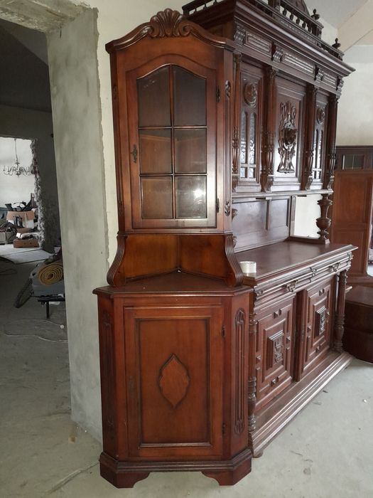 Дуже великий севант шафа (Меблі комоди вітрини буфети  ) Бельгія