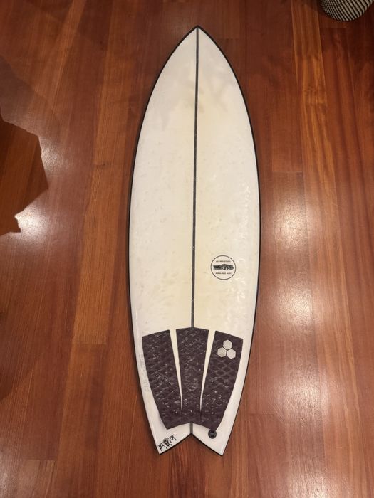 Prancha de Surf Fish 5’6 - JS Black Baron