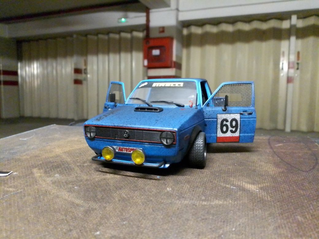 1/18 VW Cady totalmente modificada