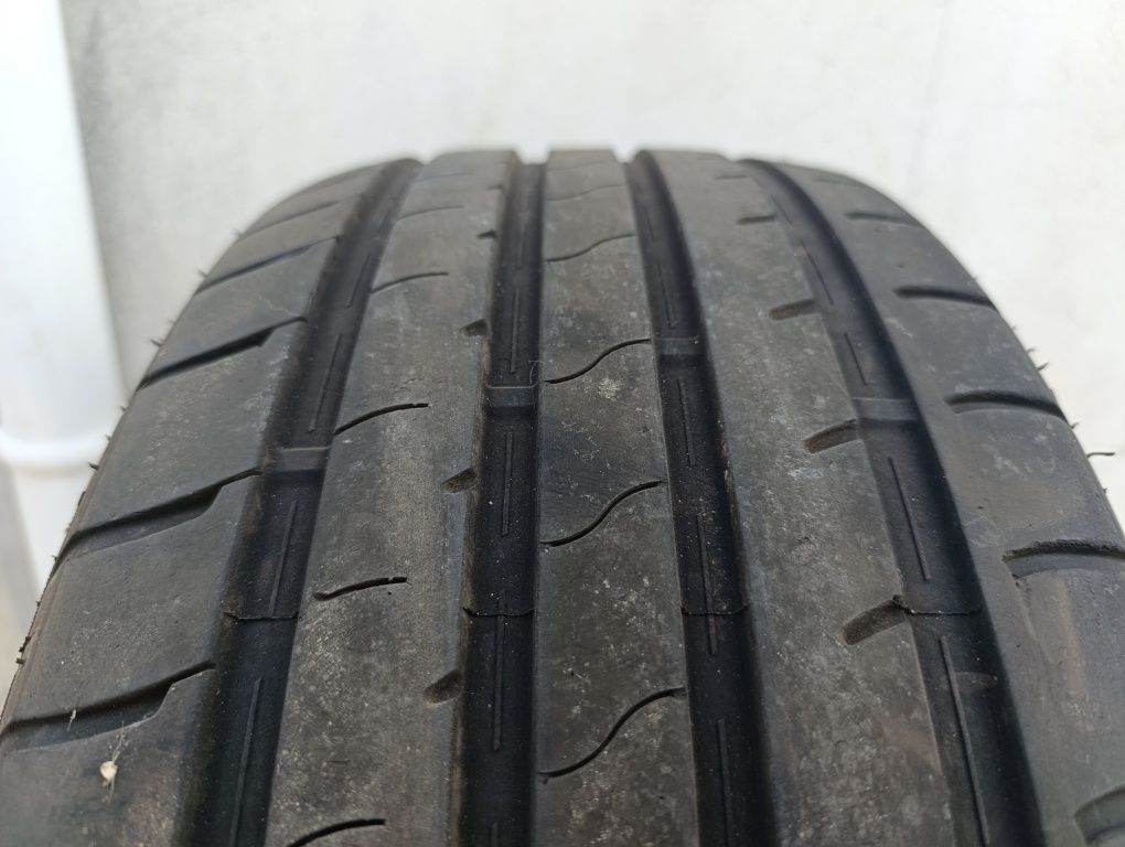 Pneus R17 novos desde ano