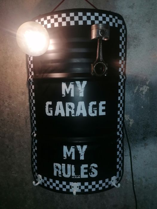 Vários bidões personalisados