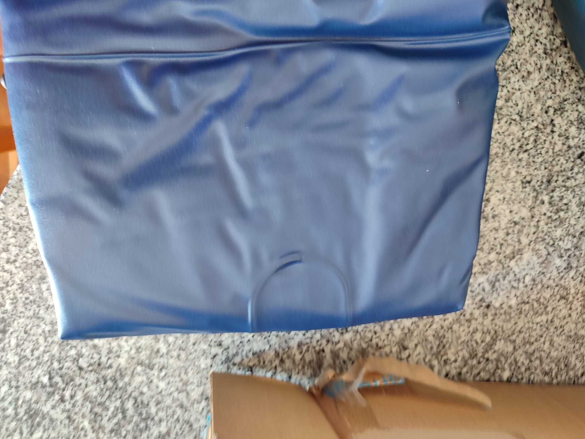 Vendo tenda campismo e 2 colchões tudo novo