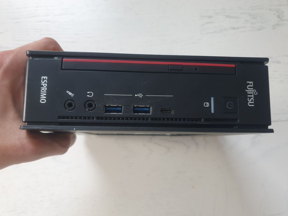 Fujitsu Esprimo Q957 i5-7500T 7th gen. Ram 12GB SSD M2 128GB