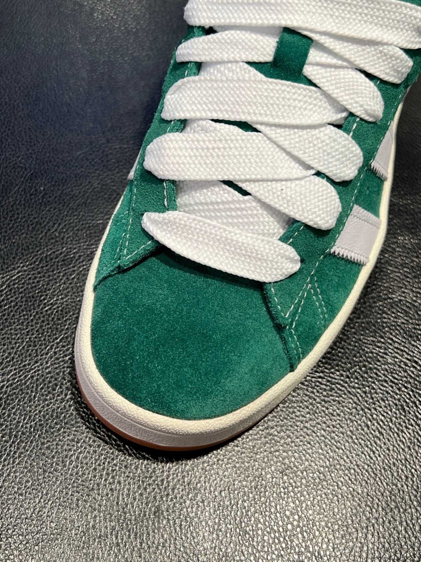Adidas Buty damskie nowe z metką zielone trampki R.40