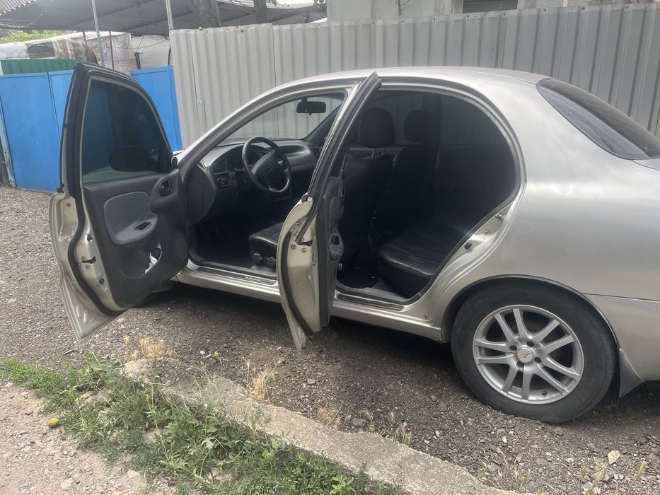 Ланос 1.6 повна комплектація.