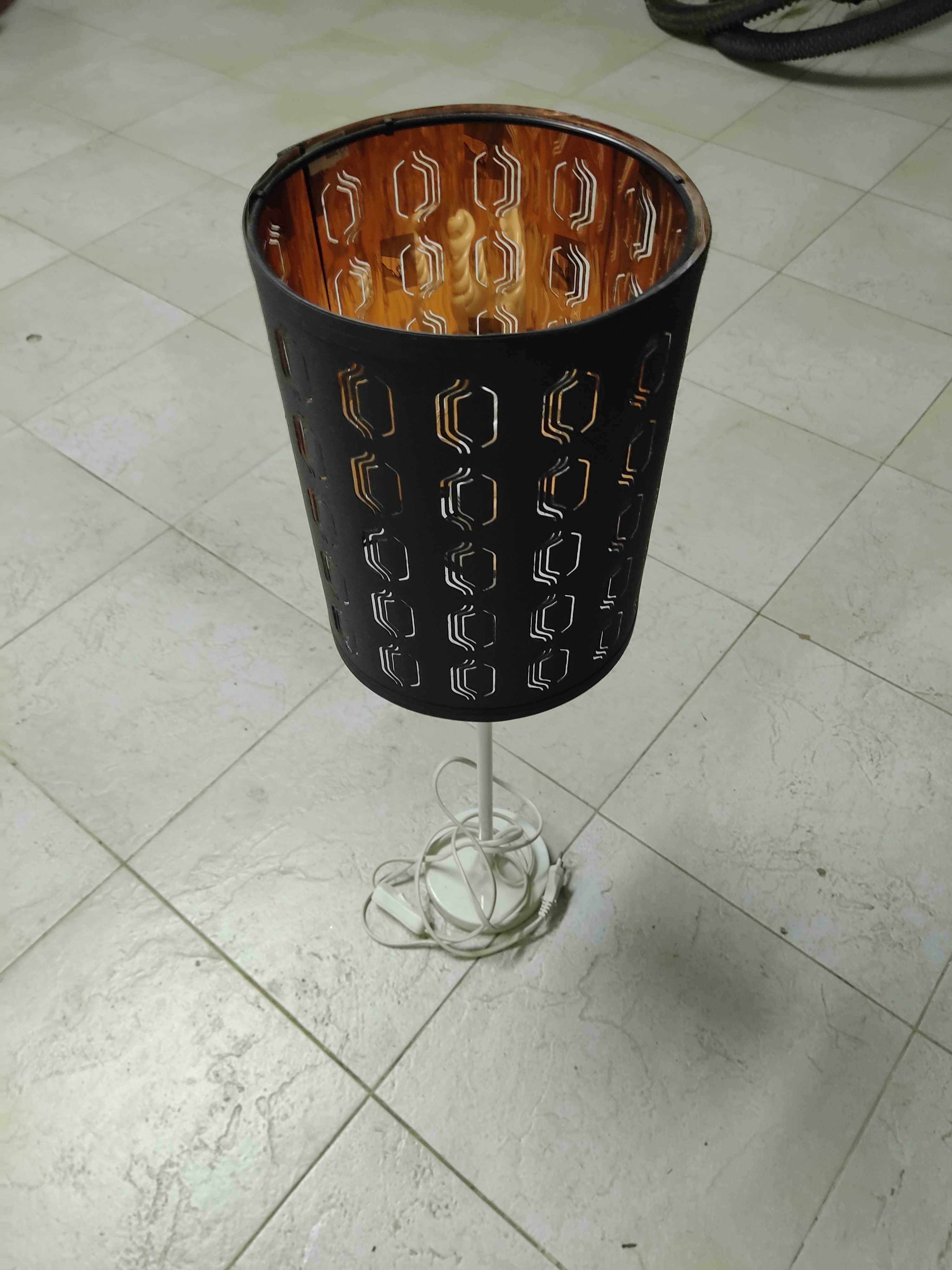 Candeeiro de mesa