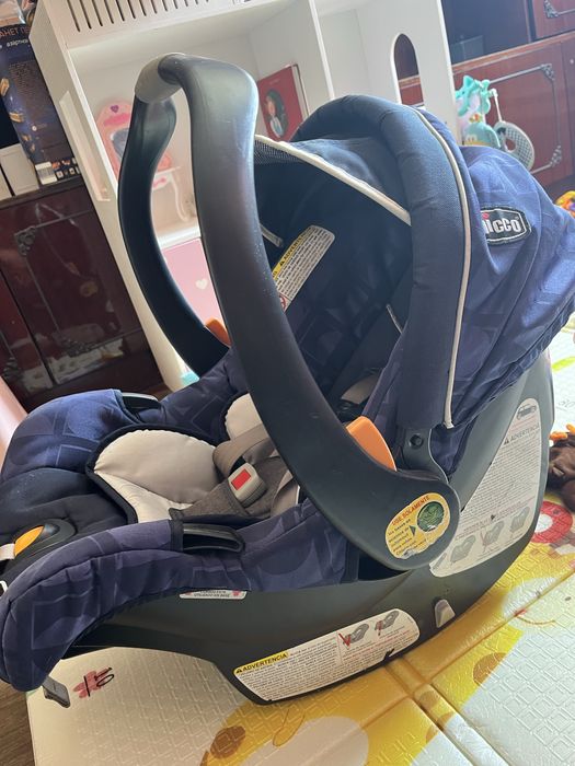 Фірмове, якісне автокрісло CHICCO в гарному стані!