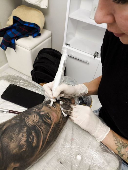 Навчальні курси манікюр нарощування вій перманент тату масаж бровіст