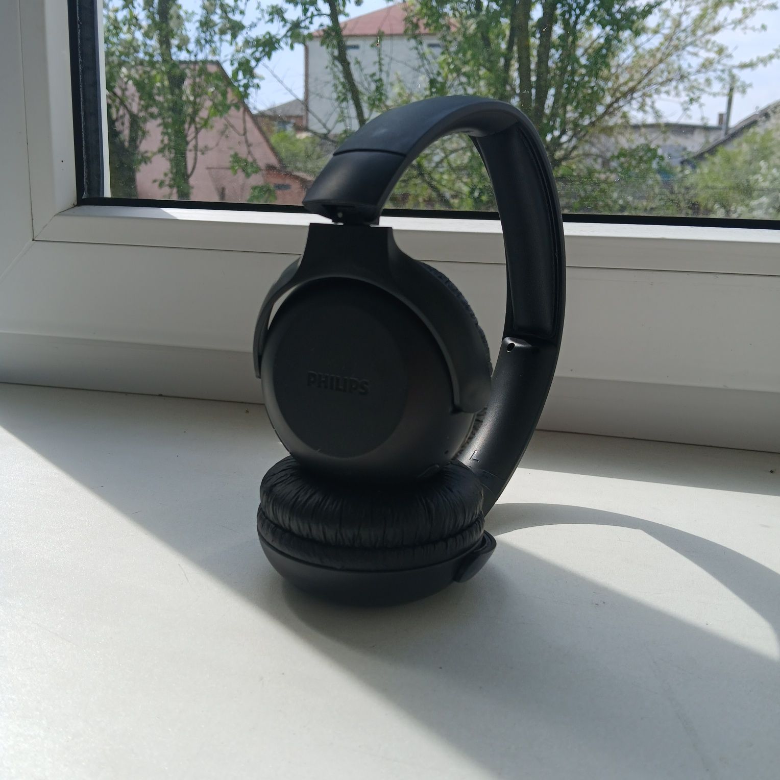 Бездротові Bluetooth навушники Philips TAUH202