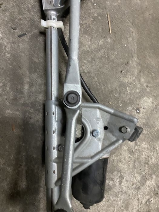 Mercedes C W203 Mechanizm Wycieraczek Silniczek Przód  EU