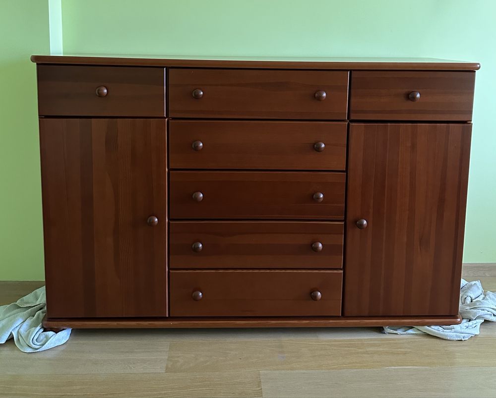 Zestaw mebli drewnianych łóżko ze stelażem + 2 szafki nocne + komoda