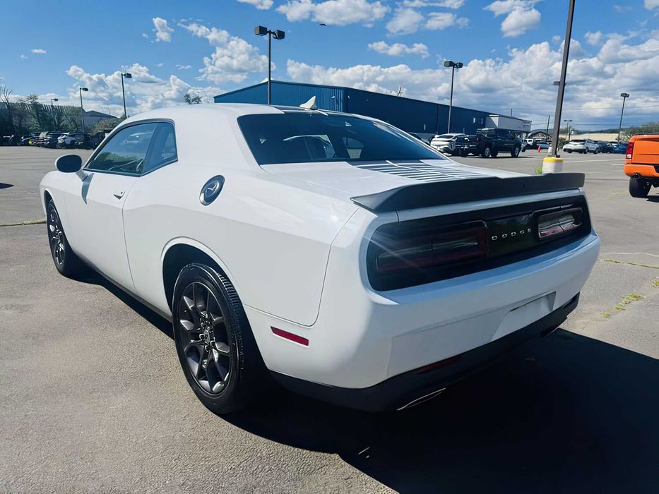 Dodge Challenger      2018