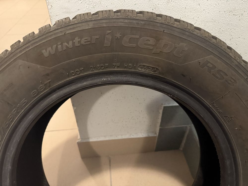 Komplet zimowych opon 185/65/15 Hankook Winter i*cept RS3