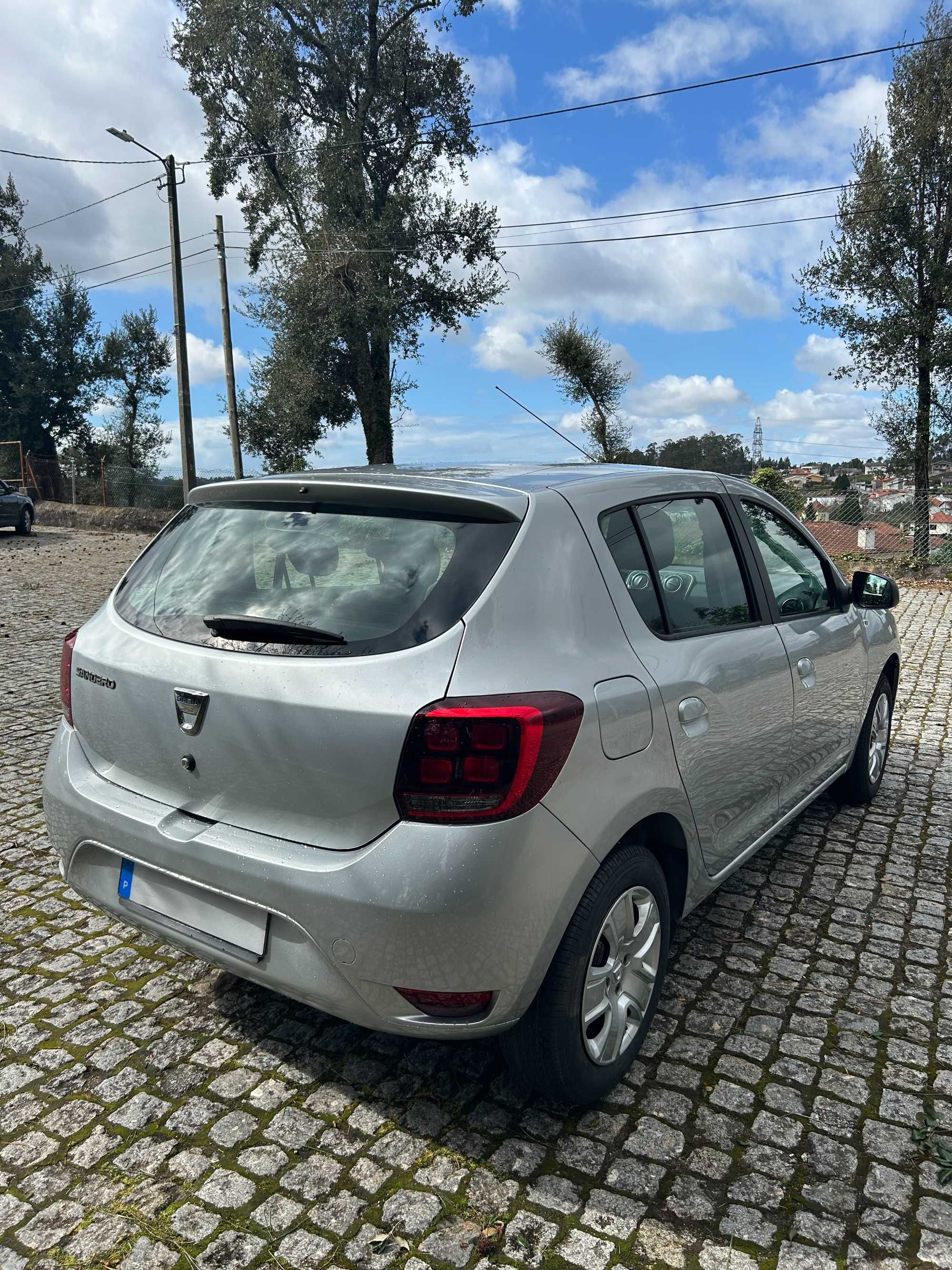 Dacia Sandero 1.0 com GPS - ano 2020