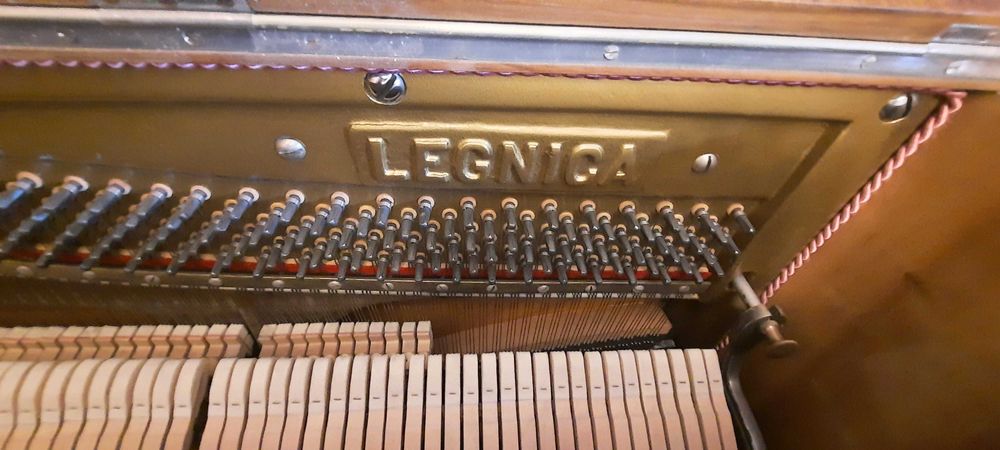 Pianino LEGNICA z taboretem