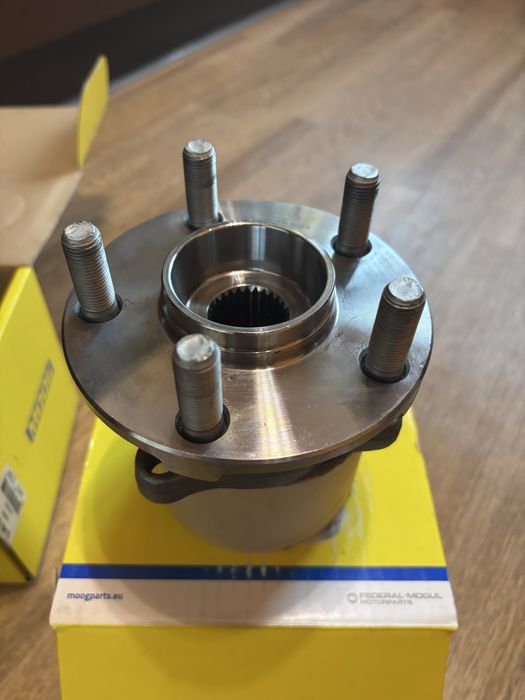 Ступица переднняя Subaru Forester Impreza Legasy