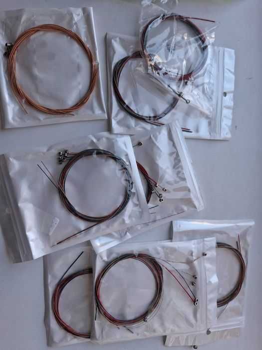 Струни  поштучно для гітари 1, 2, медіатор каподастр ремінь