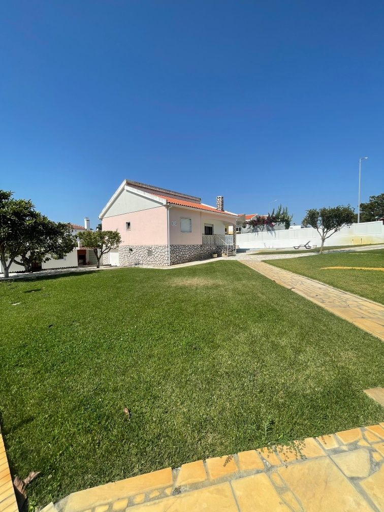 Moradia na Lagoa de Abufeira Sesimbra AL 166720  disponivel todo o ano