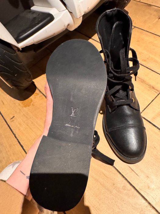 Ботинки Louis Vuitton підійшов 37