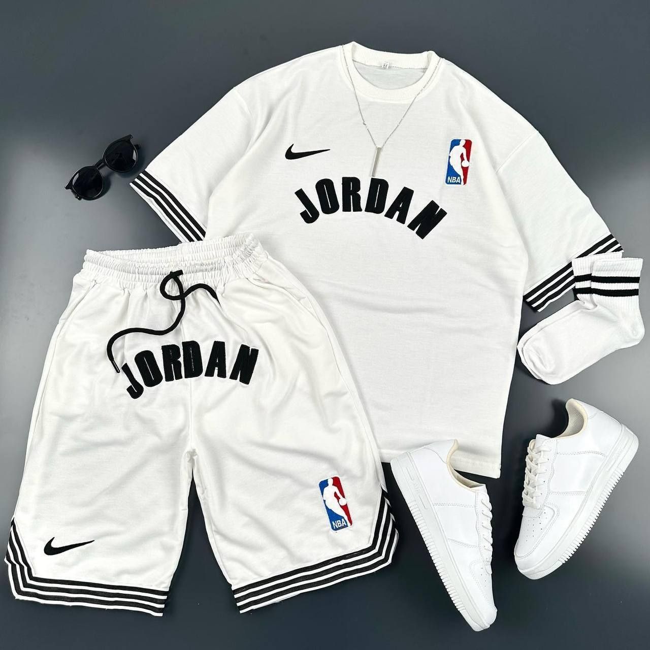 Белый спортивный мужской комплект Jordan футболка шорты Джордан лето