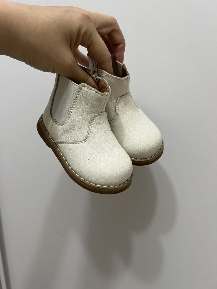 Дитячі ботинки