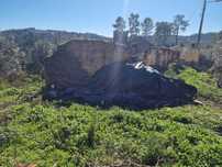 Terreno com Ruina - -Carrapatoso - Fontes - Castelo de Bode