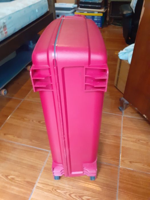 Mala de viagem (72cmx52xcmx23cm) altamente resistente