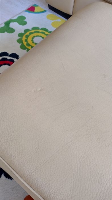 Sofá em pele genuína, da Divani & Divani