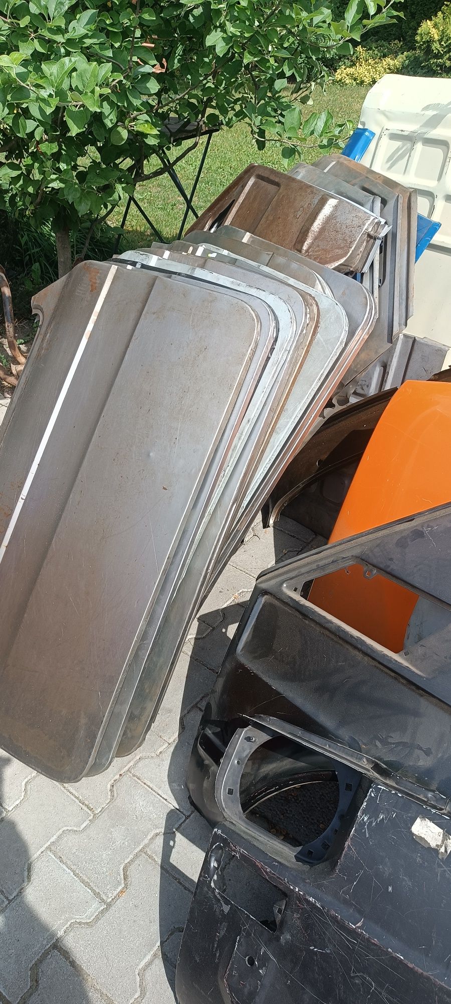 Fiat 126p blacharka części blacharskie karoseryjne duży skład