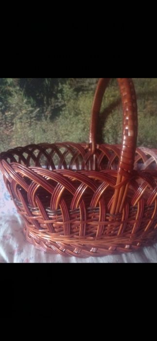 Корзина плетенная.