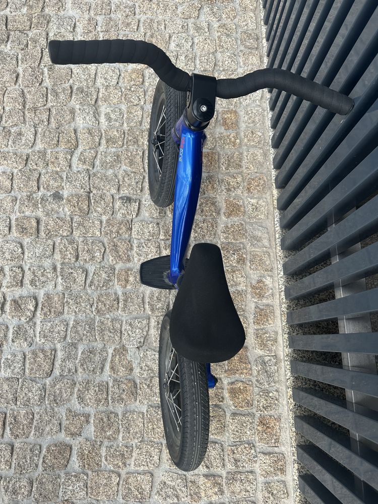 Vendo bicicleta criança moustache