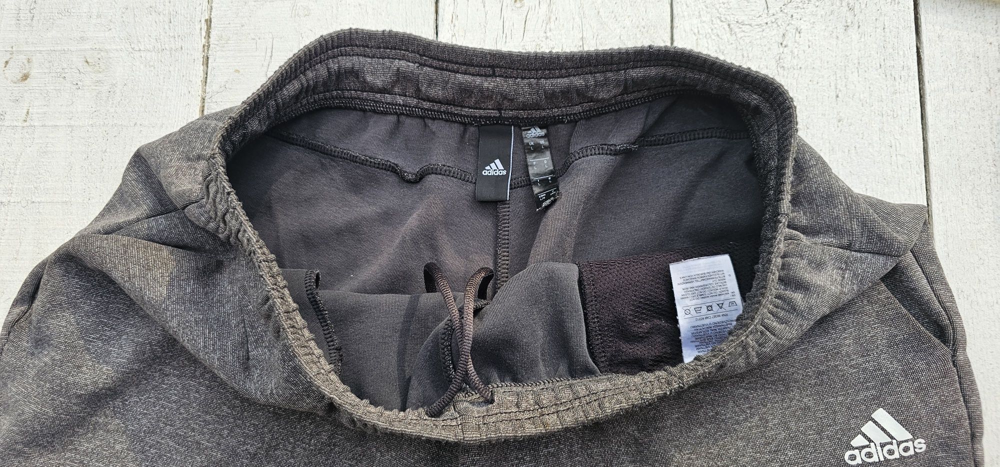 Adidas krótkie męskie spodenki rozmiar L wymiary na zdjęciach