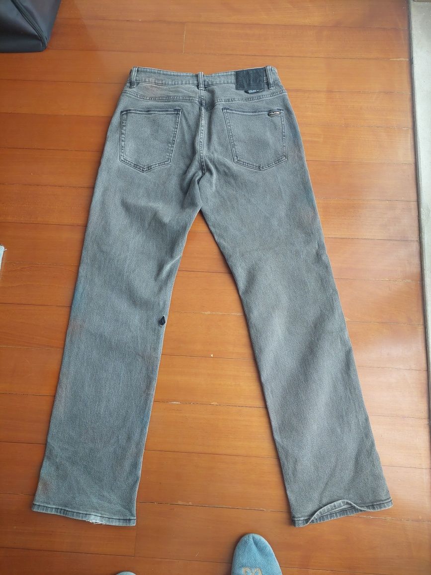 Calças tamanho 30 da Volcom