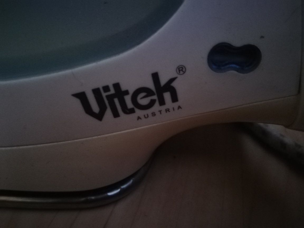 Праска  Vitek VT 1210