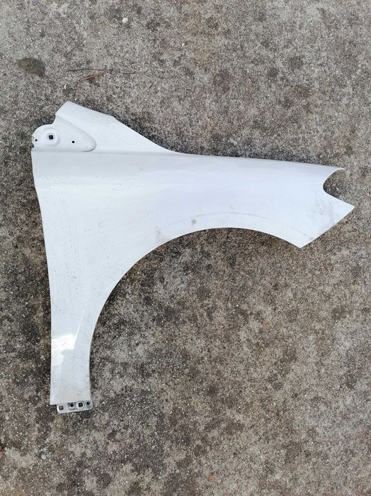 Guarda-lamas Mercedes classe B w246 lado direito