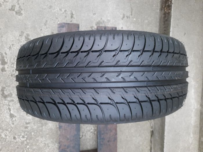 Opona 235/40r19 BF Goodrich G-Grip 100% bieżnika