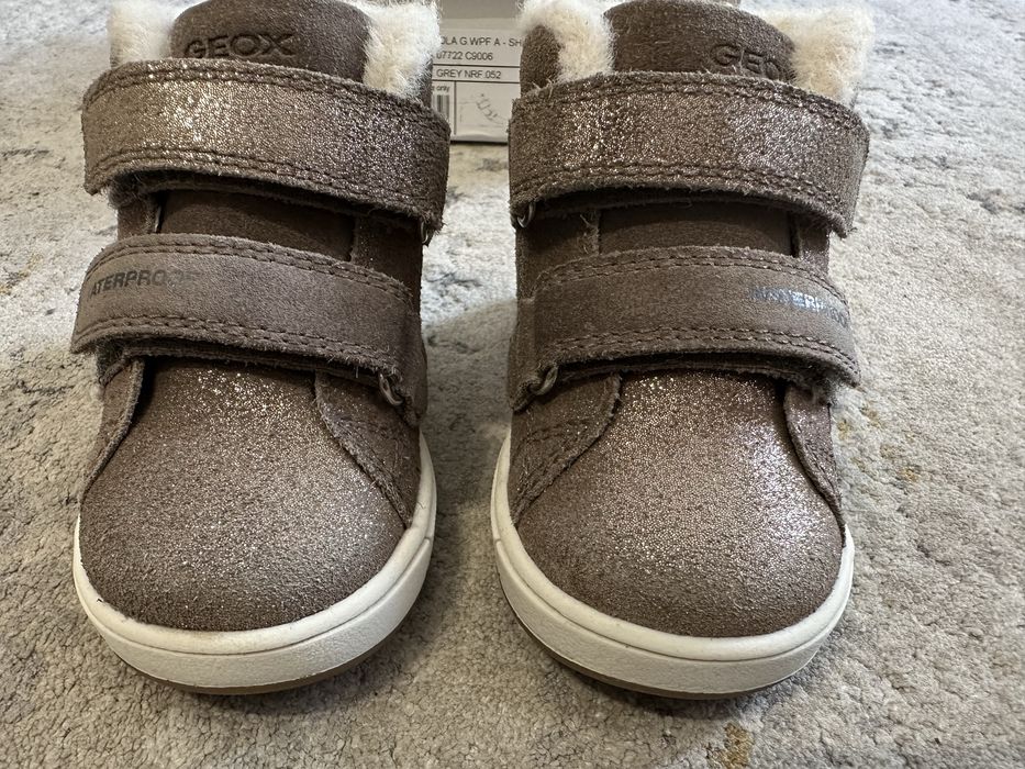 Buty Geox dziewczęce ocieplane r. 20 brokatowe
