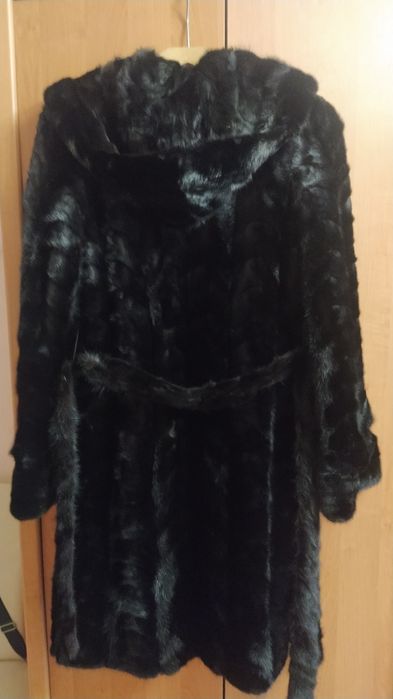 Продам норкову шубу