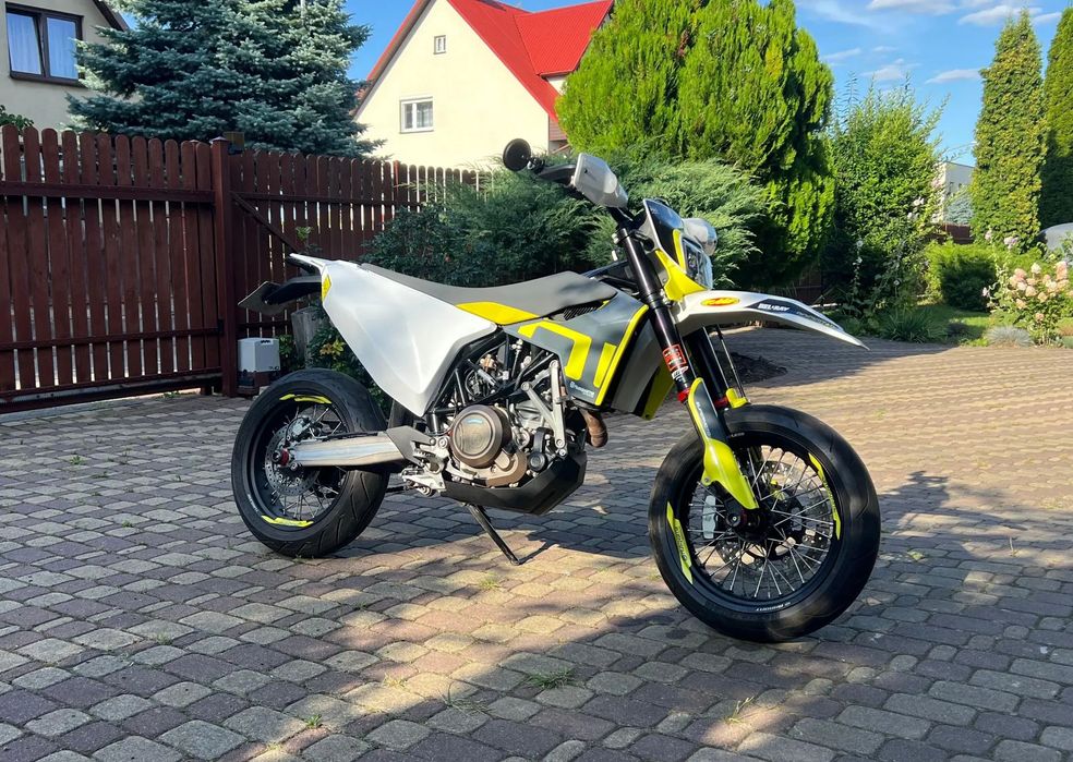 Husqvarna 701 Husqvarna 701 SM supermoto | 7500km | salon PL | akcesoria | LeoVince