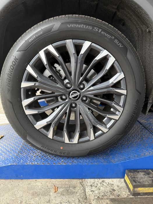 Шини R19 Hankook Ventus S1 EVO3 SUV 235x55 R19 2025