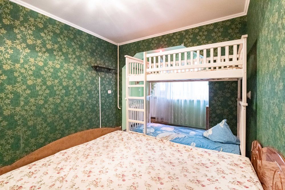 2-к. квартира з ремонтом, бойлером та лоджією за вул. Василя Стуса