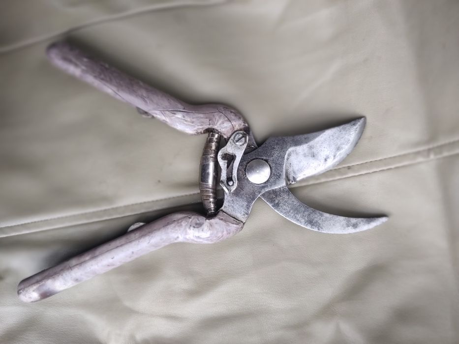 Качественный секатор из СССР