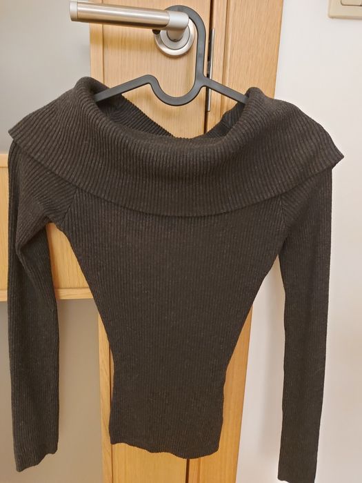 Szary sweter z kołnierzem Orsay. Rozmiar  32/XXS