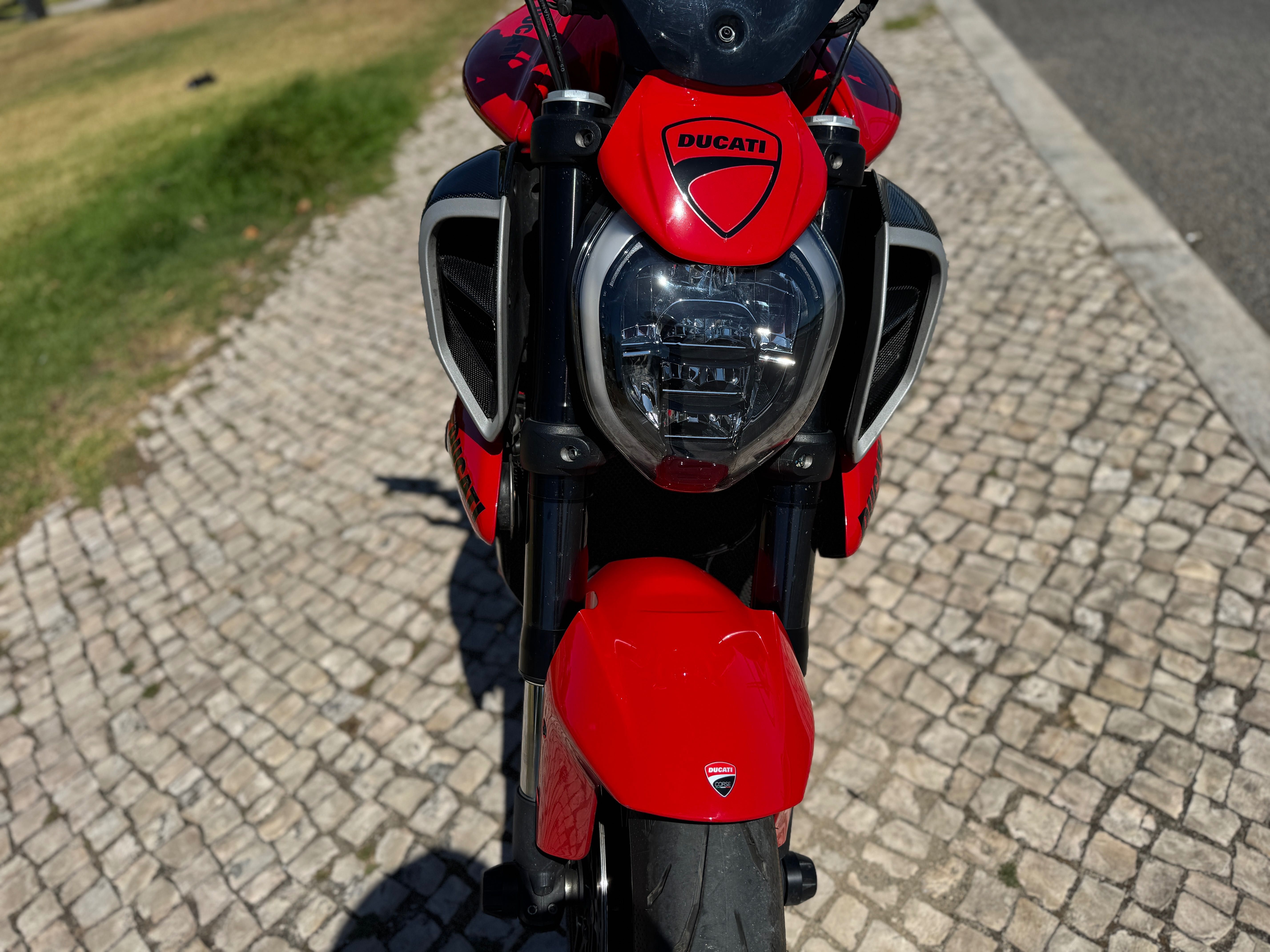 Ducati Diavel V4 (2024)