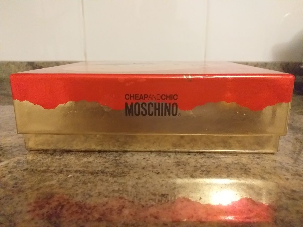 Caixa Perfume "Moschino"