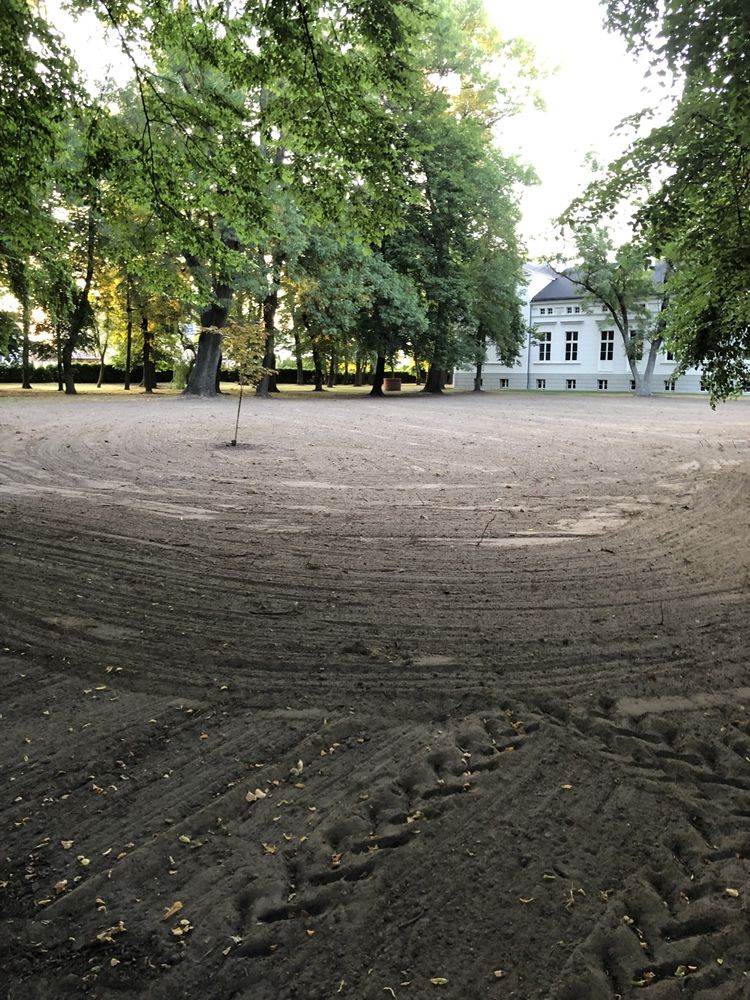 Usługi Minitraktorem, Glebogryzarką,równanie terenu,koszenie trawników