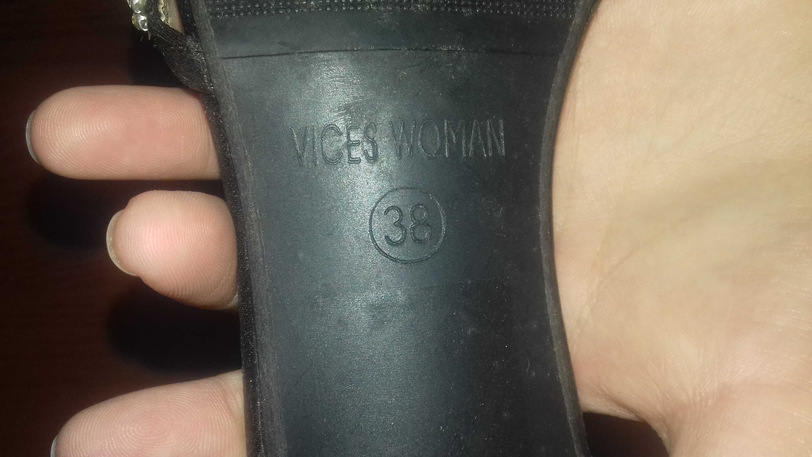 Buty na obcasie młodzieżowe lub damskie